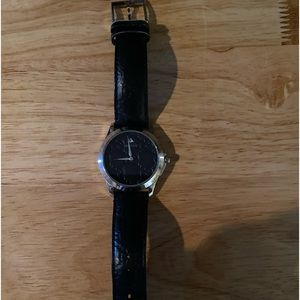 G-Timeless watch, 38mm Gucci men’s silver and black